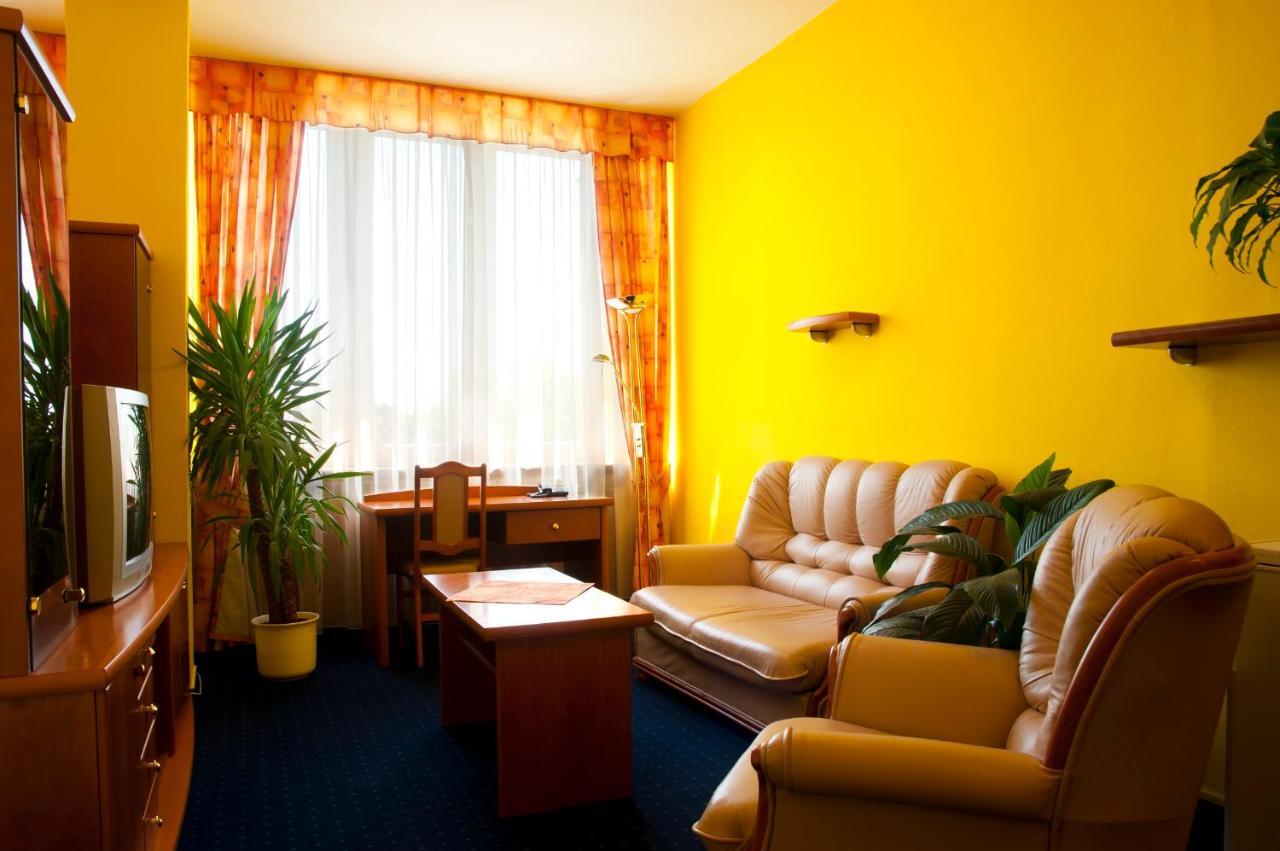 Hotel Slunce Havlíčkŭv Brod Esterno foto